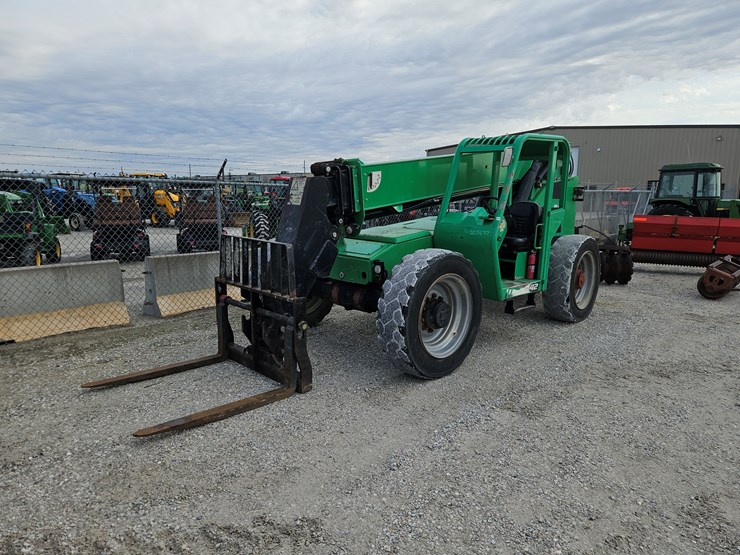 2016-jlg-8042-image-1