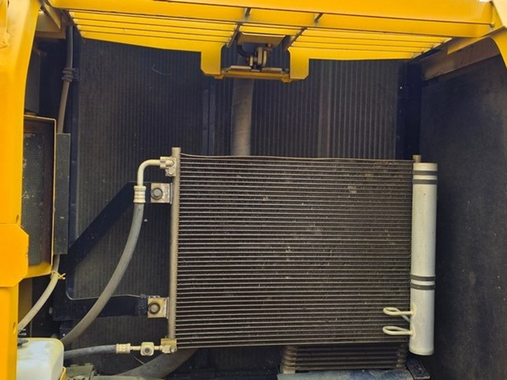 2012-komatsu-pc200-lc-8-image-58