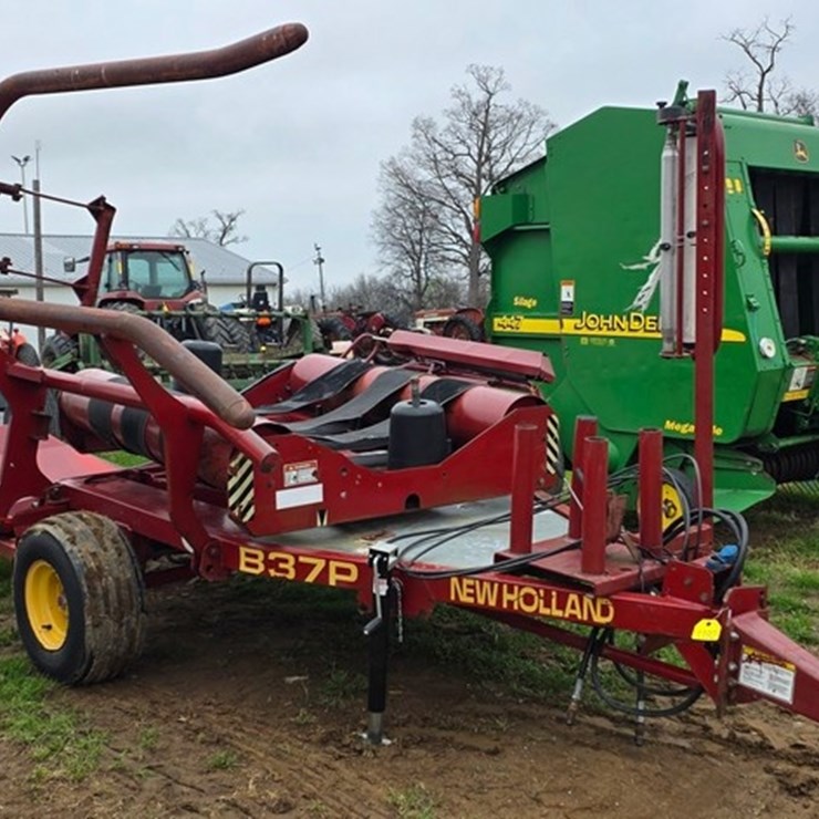 NEW HOLLAND B37P