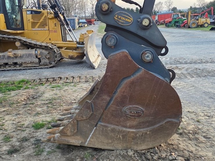 2022-case-cx250d-image-8