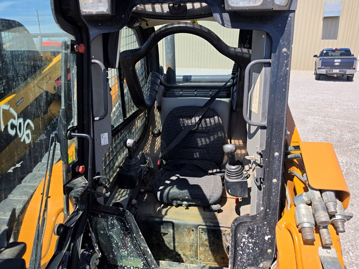 2021-case-tv450b-image-7