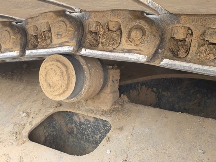 2012-deere-200d-lc-image-23