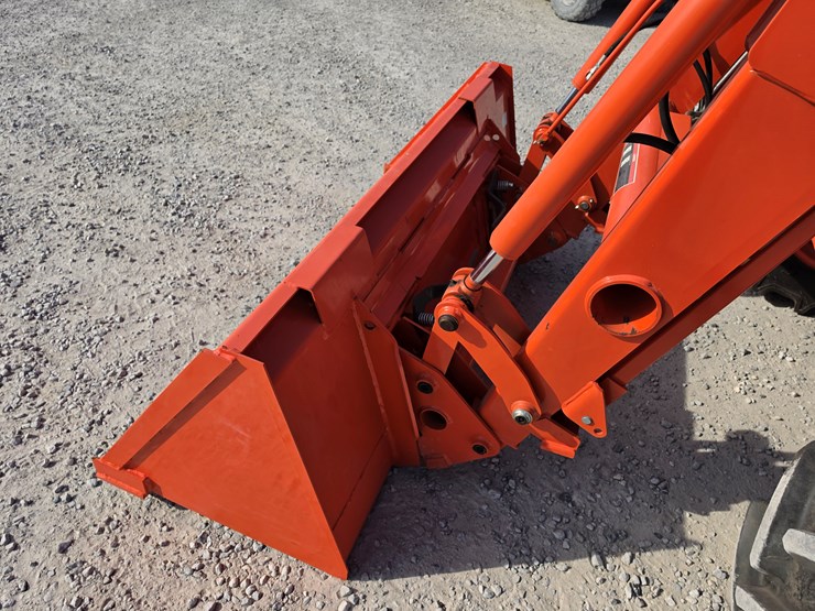 2022-kubota-m7060-image-6