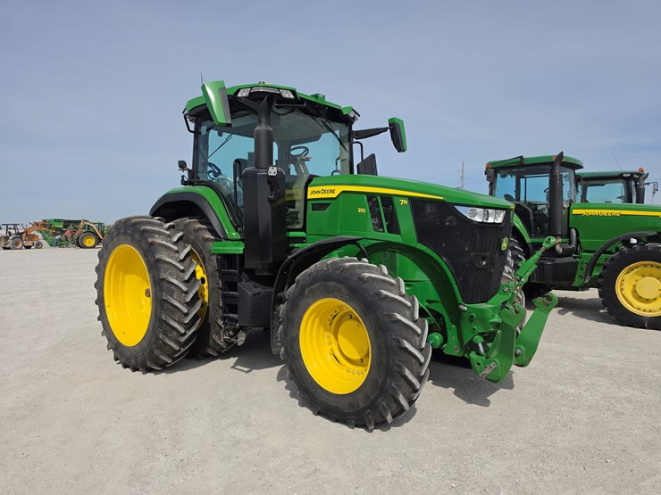 2021-john-deere-7r-210-image-1