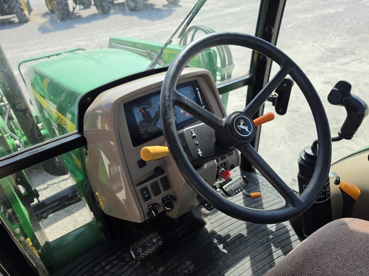 2009-john-deere-5101e-image-22