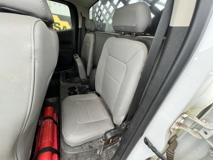 2016-chevrolet-colorado-image-30