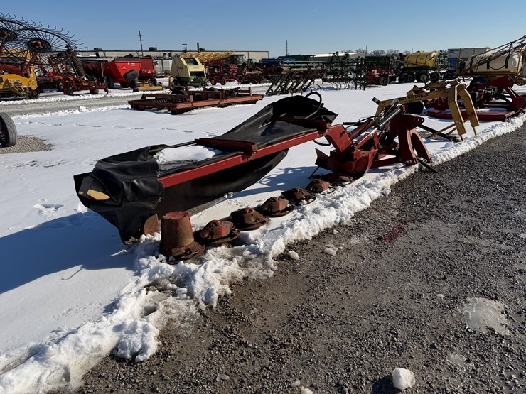 new-holland-617-image-1