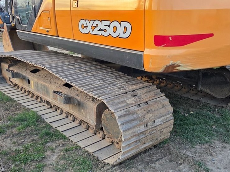 2022-case-cx250d-image-30