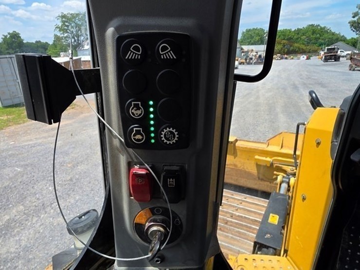 2021-caterpillar-d5-lgp-image-85