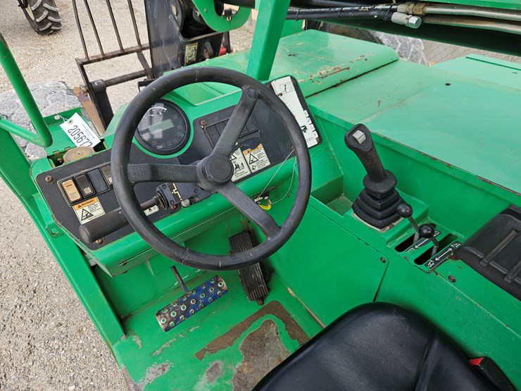 2016-jlg-8042-image-9