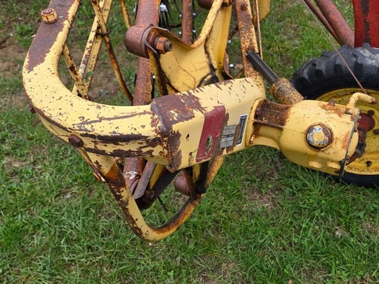 new-holland-258-image-8