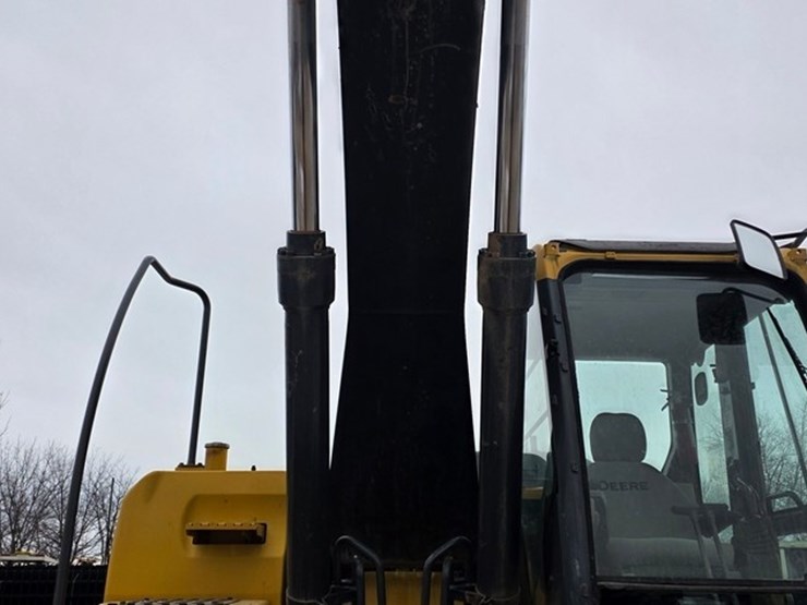 2012-deere-200d-lc-image-49