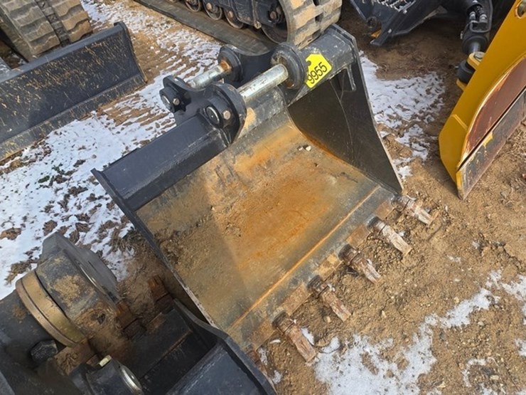 2020-new-holland-e57c-image-91