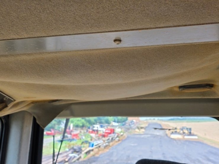 2012-caterpillar-d6t-xl-image-73