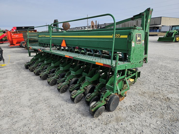 2001-john-deere-1530-image-5