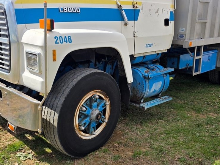 1991-ford-l9000-image-8