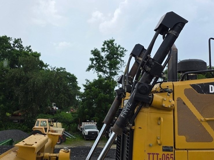 2012-caterpillar-d6t-xl-image-10