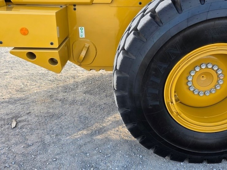 2024-caterpillar-930-image-29