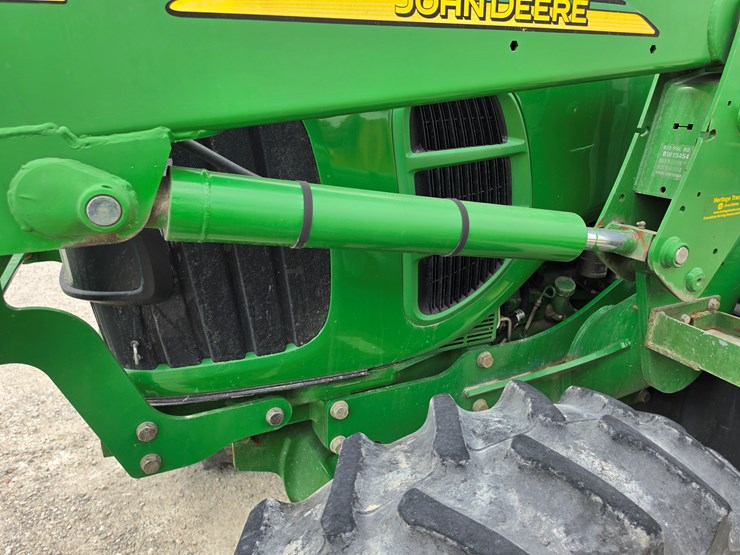 2009-john-deere-6115d-image-23