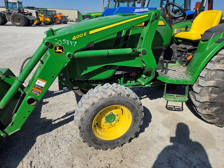 2018-john-deere-4052m-image-7