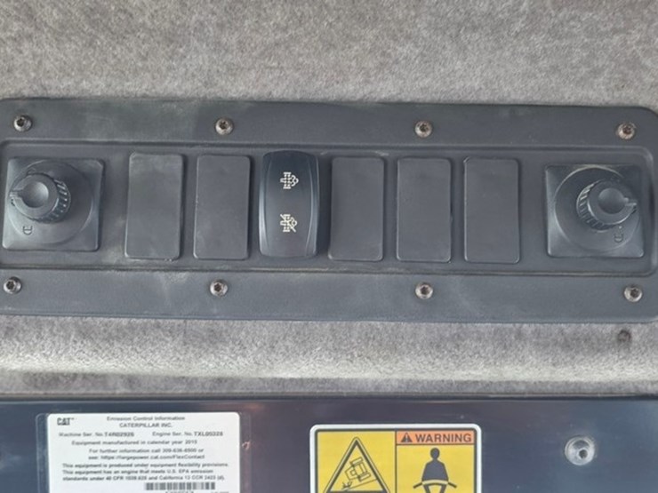 2014-caterpillar-740b-image-97