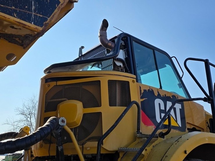 2014-caterpillar-740b-image-46