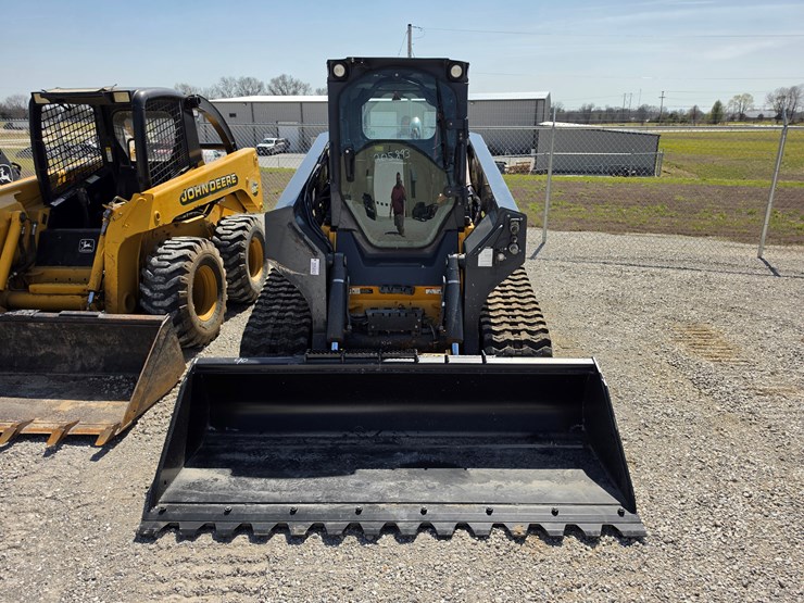 2023-deere-333g-image-2