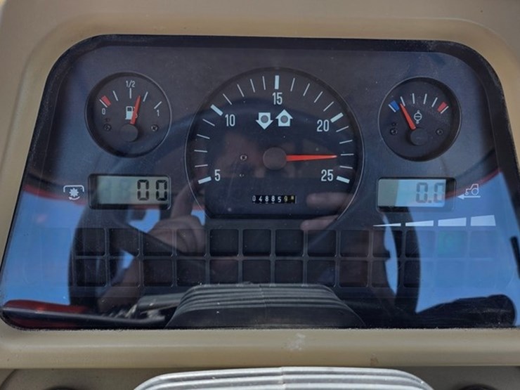 2005-agco-lt75-image-59