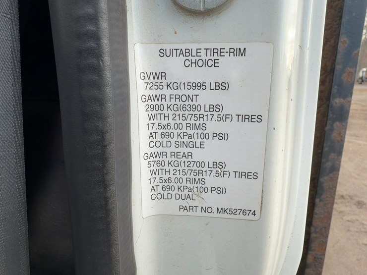 2014-mitsubishi-fuso-fe160-image-21