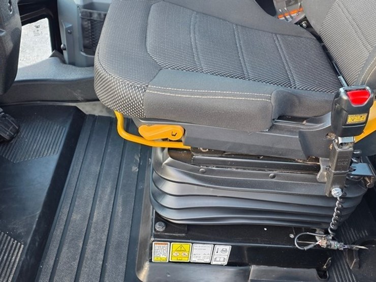 2024-caterpillar-930-image-65