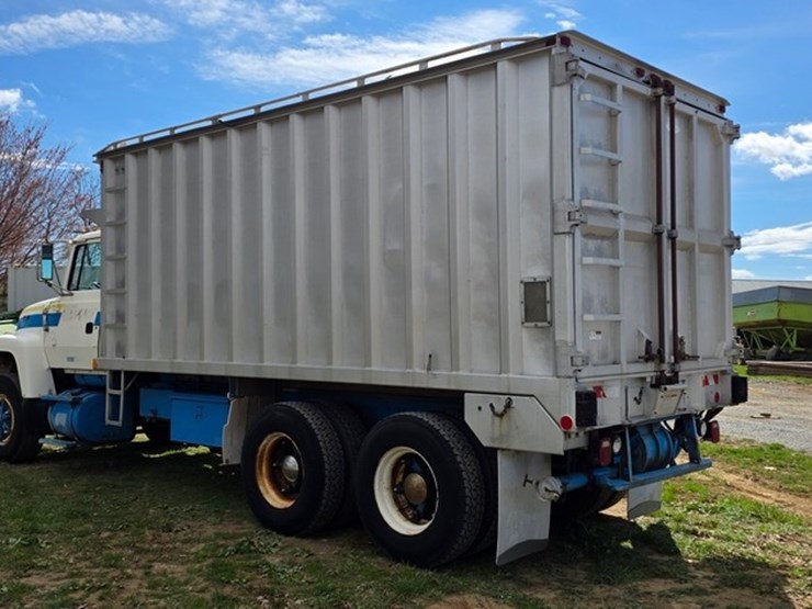 1991-ford-l9000-image-4