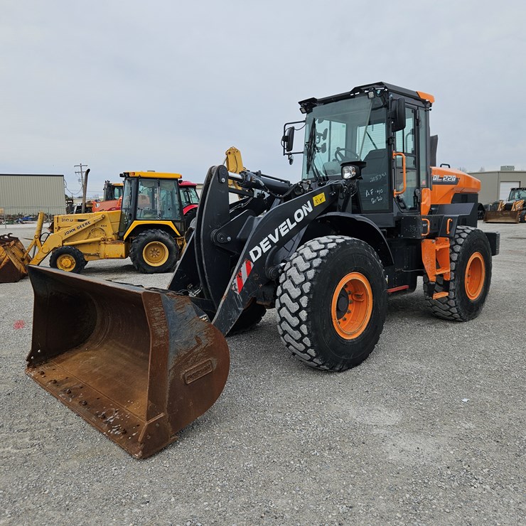 2023 DEVELON DL220-7