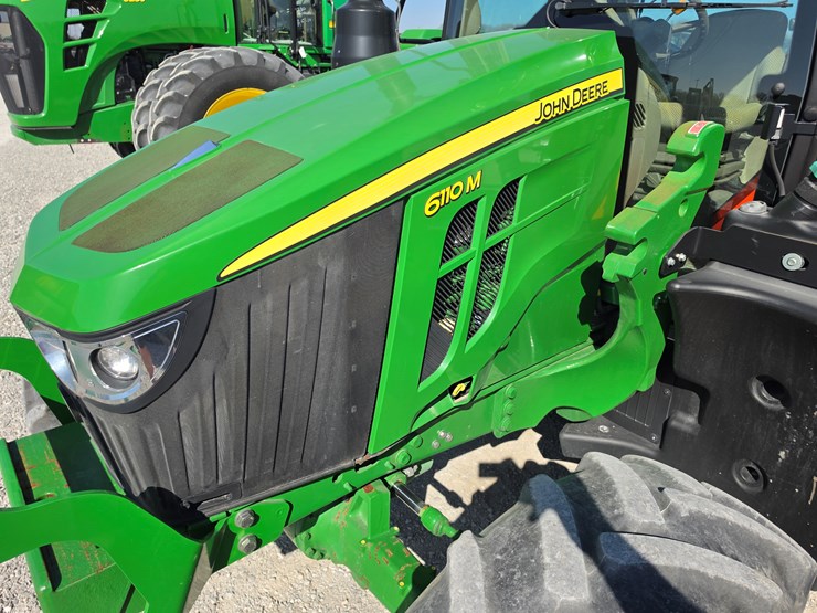 2020-john-deere-6110m-image-4