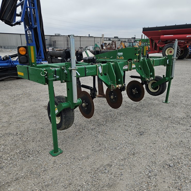 2010 GREAT PLAINS 1300