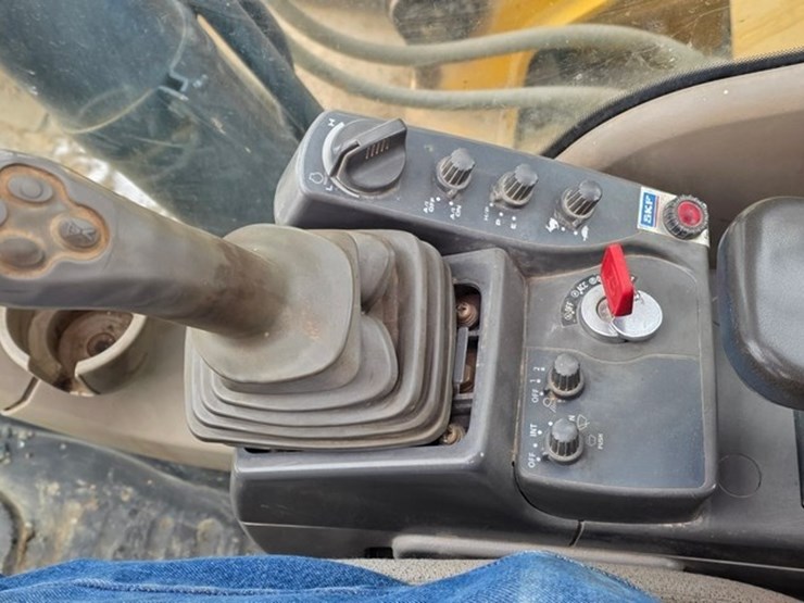 2012-deere-200d-lc-image-81