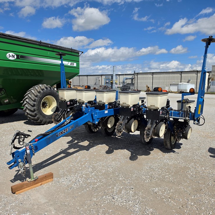 2016 KINZE 3000