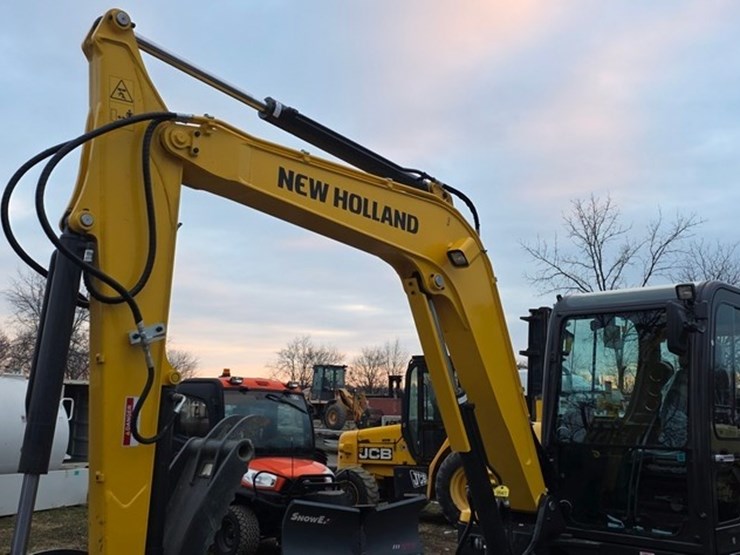 2020-new-holland-e57c-image-48