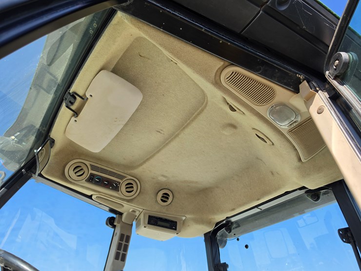 2011-john-deere-6140d-image-5