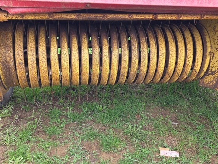 new-holland-273-image-8