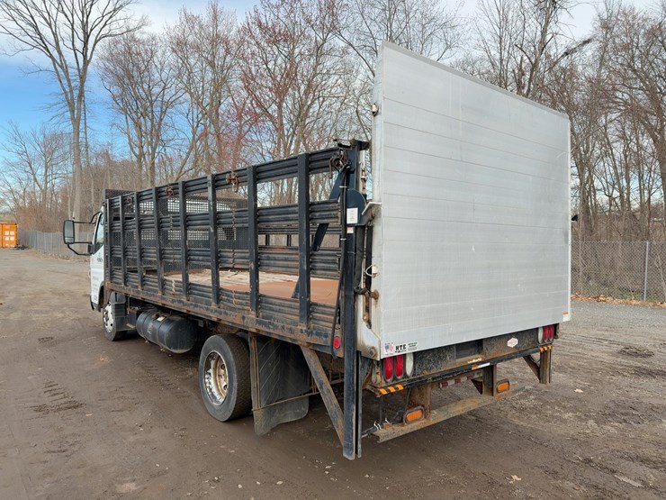 2014-mitsubishi-fuso-fe160-image-3