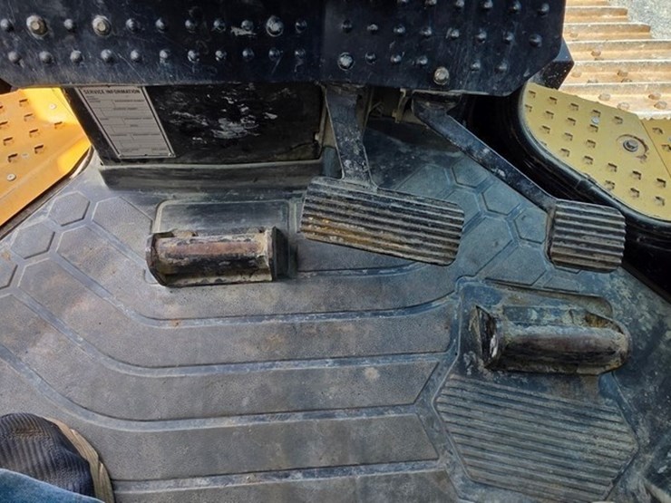 2021-caterpillar-d5-lgp-image-81