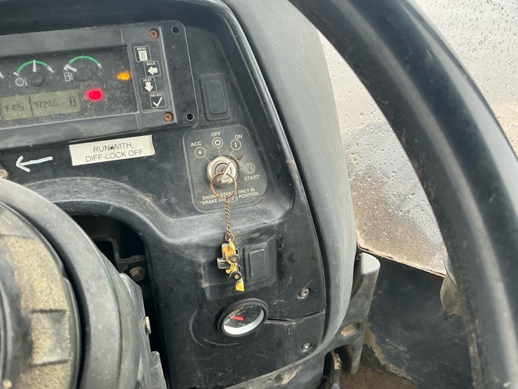 2012-deere-648-image-26