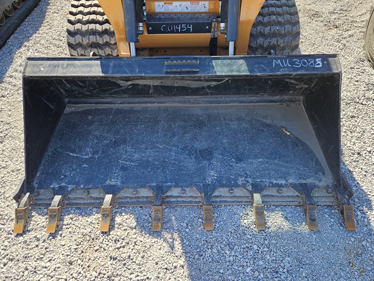 2024-case-tv450b-image-3