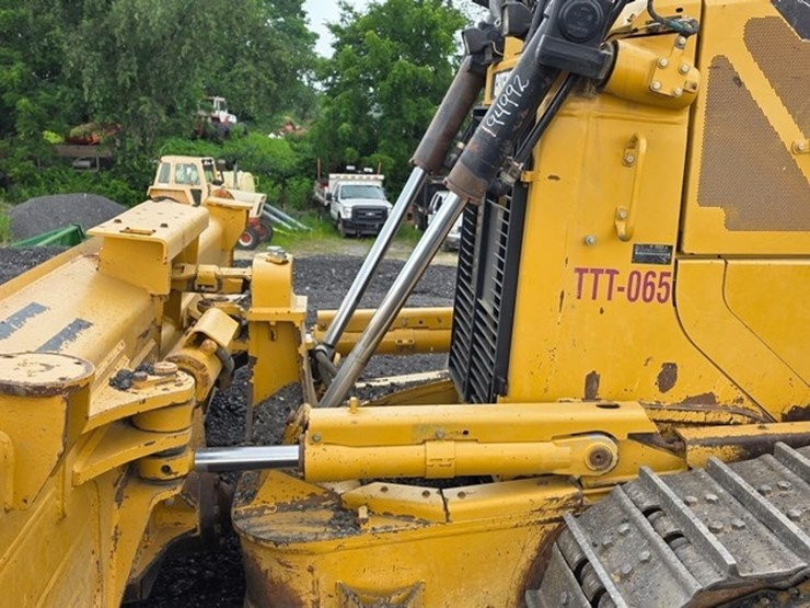 2012-caterpillar-d6t-xl-image-9