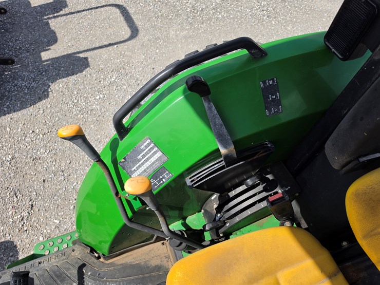 2004-john-deere-5220-image-8
