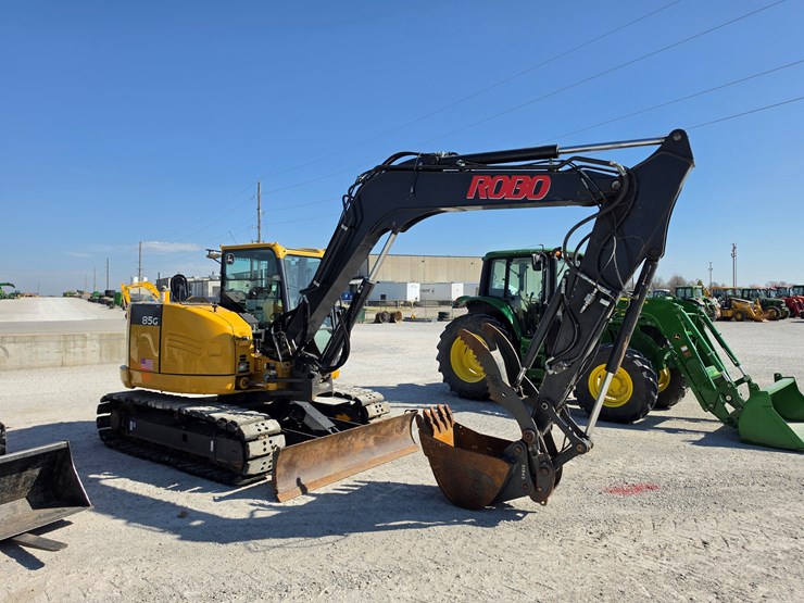 2018-deere-85g-image-26