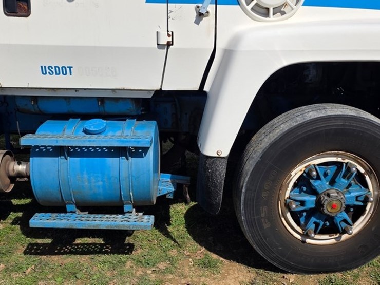 1991-ford-l9000-image-35