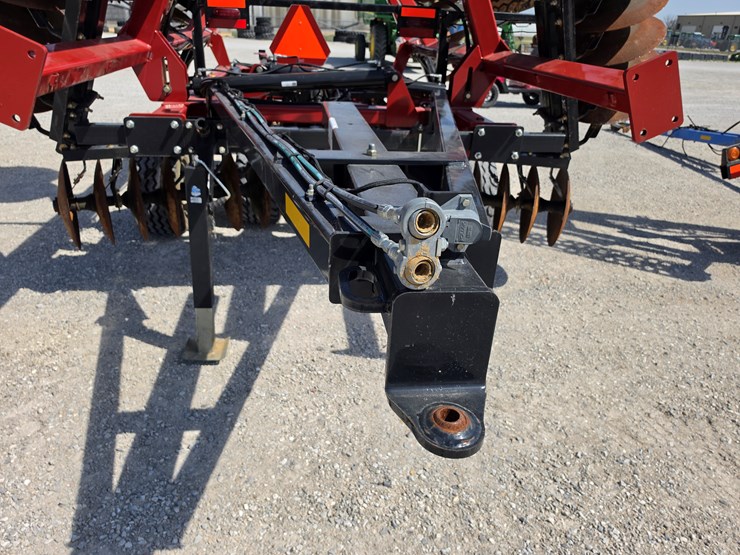 2021-case-ih-345-image-10