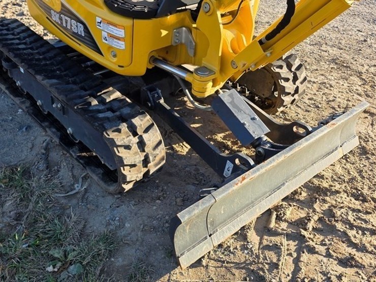 2022-kobelco-sk17sr-image-27