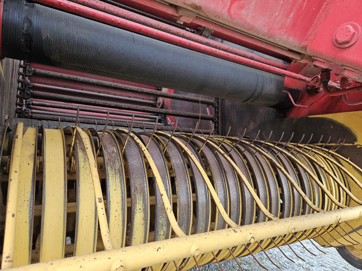 new-holland-849-image-4